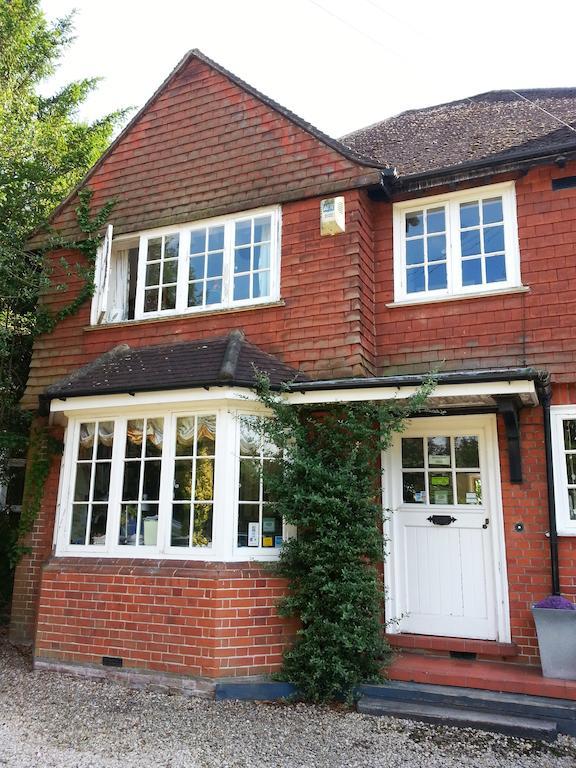 Rosemead Guest House Claygate Eksteriør bilde
