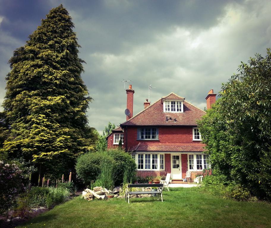 Rosemead Guest House Claygate Eksteriør bilde