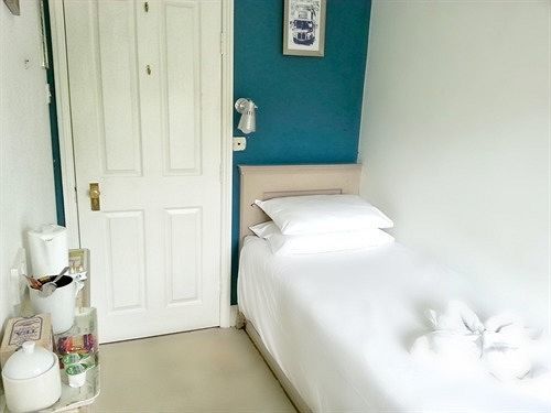 Rosemead Guest House Claygate Eksteriør bilde